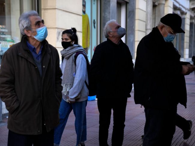 Grécko má najvyšší nárast prípadov covidu, opäť sprísňuje opatrenia