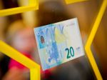 Euro vstúpilo pred 20 rokmi medzi ľudí v eurozóne ako hotovosť