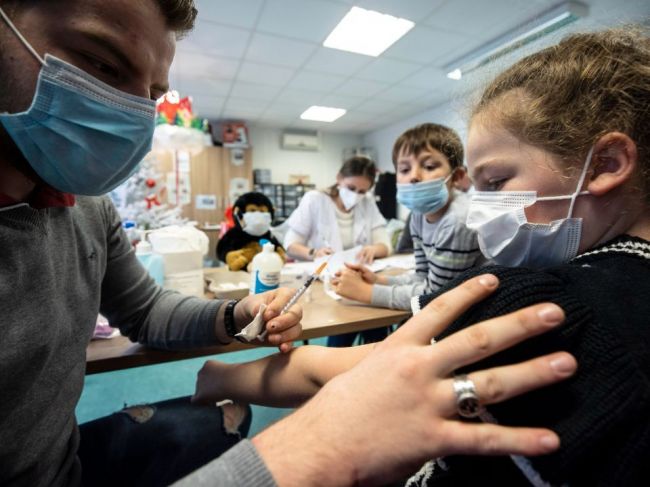 Dáta z JAR: Omikron deti nezabíja viac než predchádzajúce varianty
