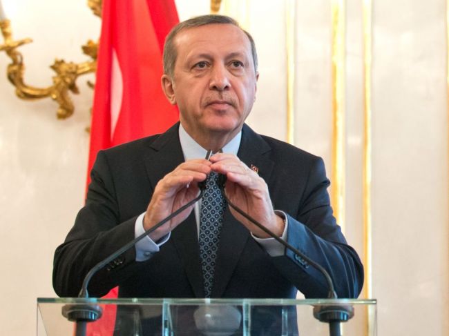 Putin a Erdogan sa v telefonickom rozhovore zaviazali zlepšiť vzájomné vzťahy