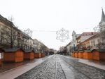 Opatrenia počas novembra a decembra dodržiavalo vyše 80 percent ľudí, hovorí prieskum