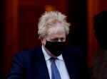 Boris Johnson oznámil zmeny v oblasti cestovania i ďalšie opatrenia
