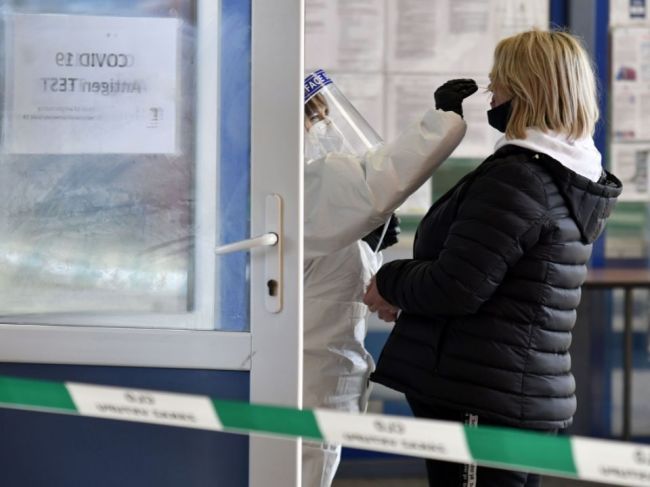 Ukrajina sa obáva novej vlny koronavírusu, očakávajú rekordné prírastky nakazených
