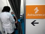 Tretia dávka vakcíny od firmy AstraZeneca vytvára viac protilátok proti omikronu