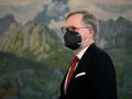 Českí poslanci vyslovili dôveru vláde Petra Fialu