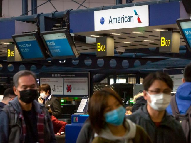 Hongkong pre koronavírus zakázal tranzit pasažierom z viac než 150 krajín