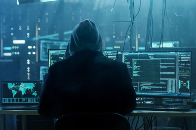 Rusko na žiadosť USA zasiahlo voči hackerskej skupine REvil