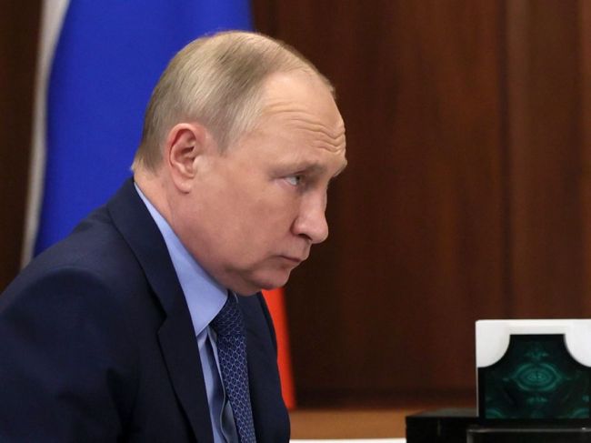 Ukrajina navrhla trojstranný summit Bidena, Putina a Zelenského