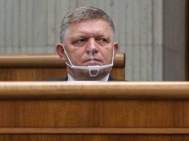 Robert Fico varuje pred tréningom ukrajinských povstalcov v SR, odvoláva sa na NYT