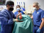 Muž, ktorému transplantovali prasacie srdce, pred rokmi dobodal iného muža