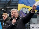 Porošenka budú vyšetrovať na slobode, musí odovzdať pas