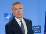 Stoltenberg: Bidenov výrok nie je "zelenou" pre ruskú agresiu