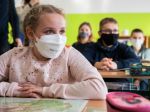 V prípade pozitivity žiaka môže triedu uzavrieť riaditeľ, školu hygienik