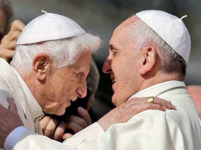 Ratzinger vo vyjadrení k vyšetrovaniu o zneužívaní nehovoril pravdu