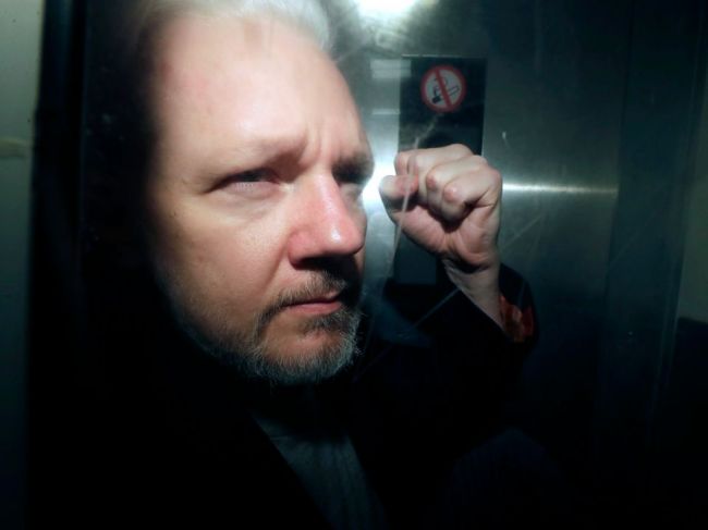 Assange sa voči vydaniu do USA môže odvolať na najvyššom súde
