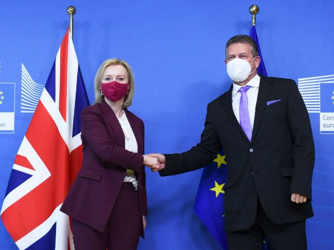 Trussová: Británia a EÚ budú pokračovať v rokovaniach o severoírskom protokole