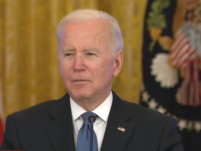 Video: Biden adresoval novinárovi vulgárnu poznámku, neskôr sa mu ospravedlnil