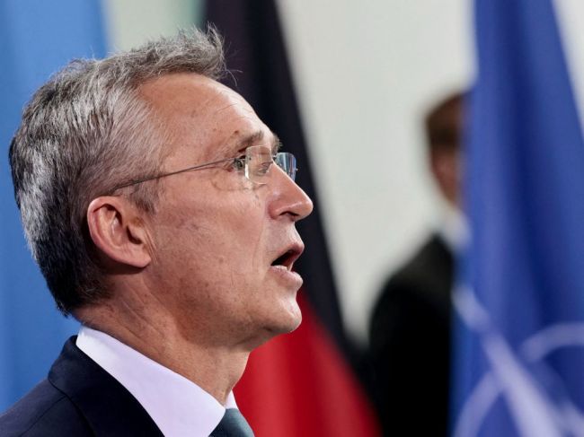 Stoltenberg: NATO je pri Rusku 