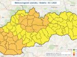 SHMÚ upozorňuje na vietor na horách aj snehové jazyky, platia viaceré výstrahy