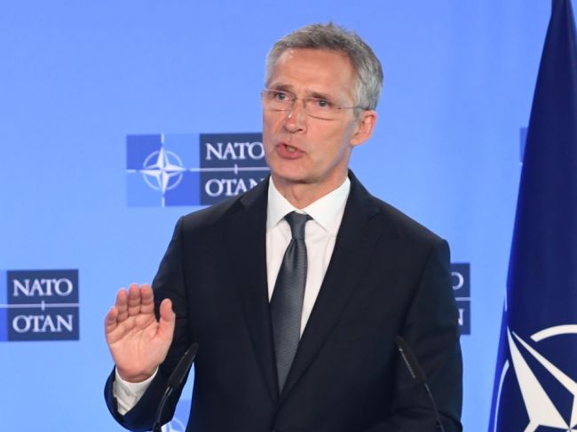 Stoltenberg: NATO neplánuje vyslať bojové jednotky na Ukrajinu