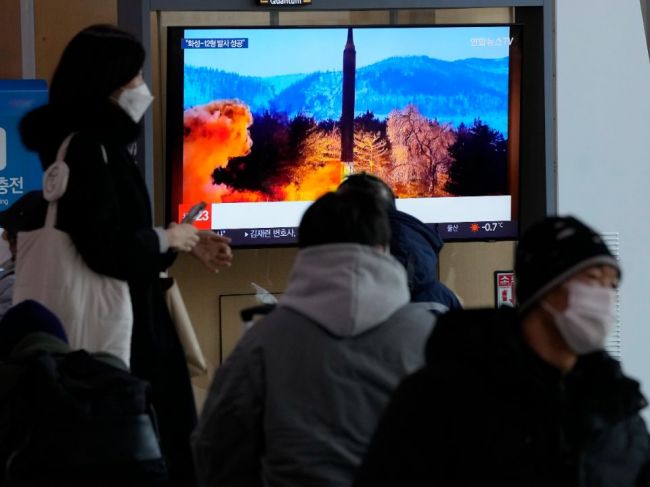 KĽDR potvrdila skúšku balistickej rakety Hwasong-12