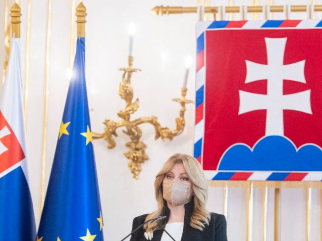 Prezidentka už poverila ministra obrany podpísaním obrannej dohody s USA