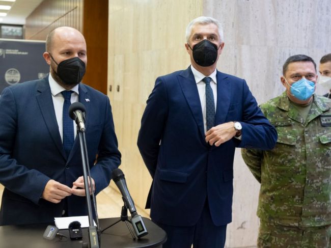 Odborníci vyzývajú poslancov, aby nezavádzali a podporili obrannú dohodu s USA