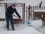 Niektoré oblasti môže potrápiť sneh, pozor treba dať aj na záveje