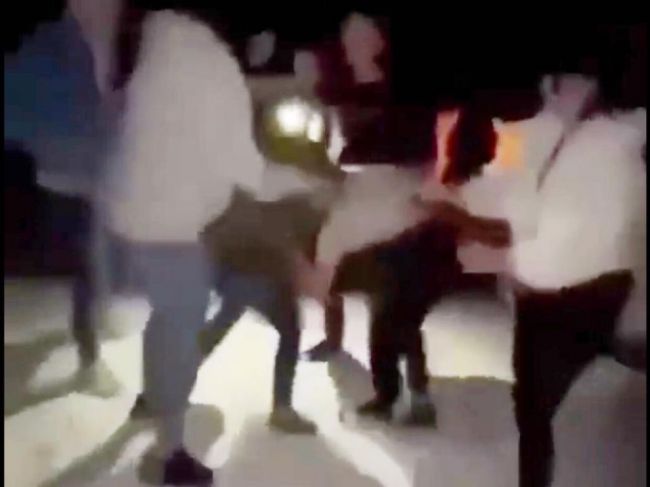 Polícia prešetruje násilný incident dvoch tínedžeriek