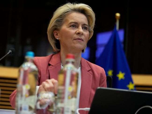 Von der Leyenová: Vpád Ruska na Ukrajinu by viedol k robustným sankciám