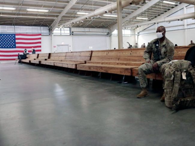 Do Poľska už prúdi americké armádne vybavenie