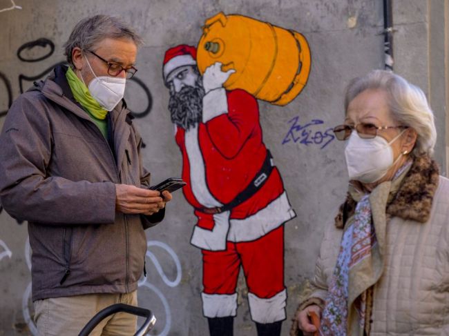 Španielsko zruší povinné nosenie rúšok v exteriéri