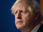 Britskí experti: V budúcnosti sú veľmi reálne veľké vlny covidu