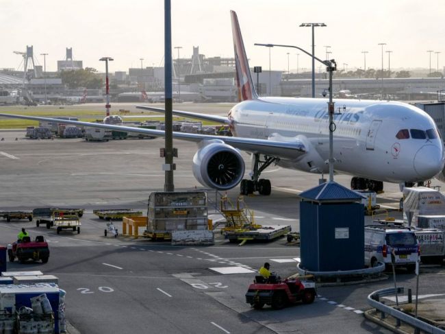Austrália o dva týždne znovu otvorí hranice pre zaočkovaných turistov
