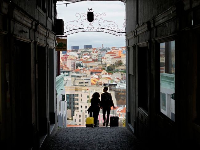Portugalsko zmiernilo podmienky vstupu do krajiny pre držiteľov covidpasov