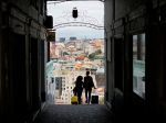 Portugalsko zmiernilo podmienky vstupu do krajiny pre držiteľov covidpasov
