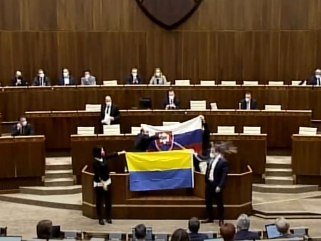 Chaos v NR SR: Boris Kollár opäť zvolal poslanecké grémium
