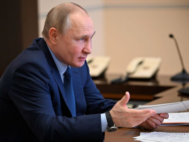 Putin nariadil Gazpromu bezplatne dodávať plyn pre všetky večné ohne v Rusku