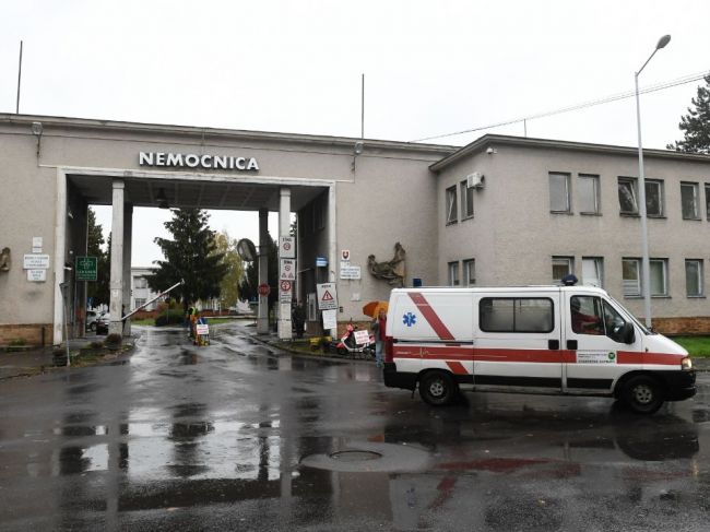 Bojnická nemocnica musela kvôli pozitívnym pacientom zatvoriť chirurgické oddelenie