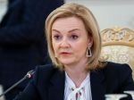 Trussová vyzvala Rusko, aby stiahlo vojakov, ak chce pokračovať v diplomacii