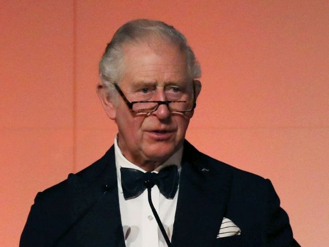 Princ Charles i waleský premiér mali pozitívny test na COVID-19