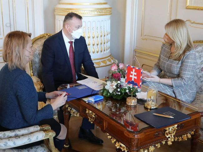 Prezidentka rokovala s Krajniakom o potrebe pomôcť domácnostiam