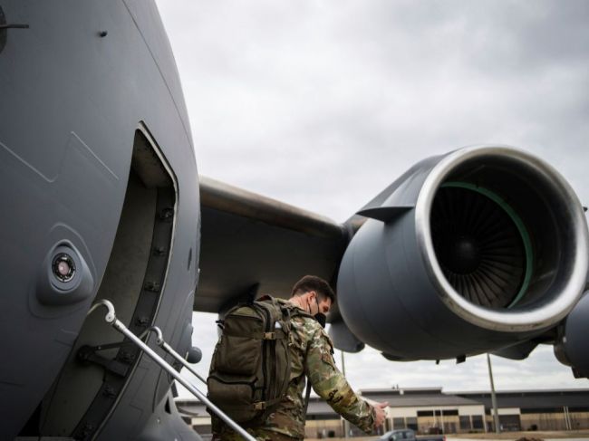 Na poľskej základni Lask pristáli ďalšie americké stíhačky F-15