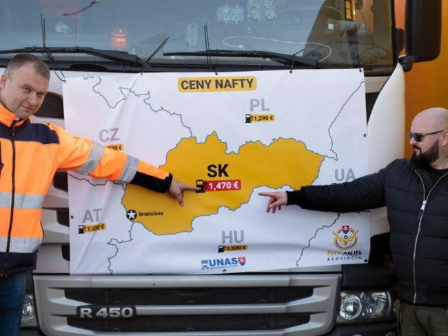Dopravcovia začnú blokovať hraničné priechody, kompetentní podľa nich nekonajú
