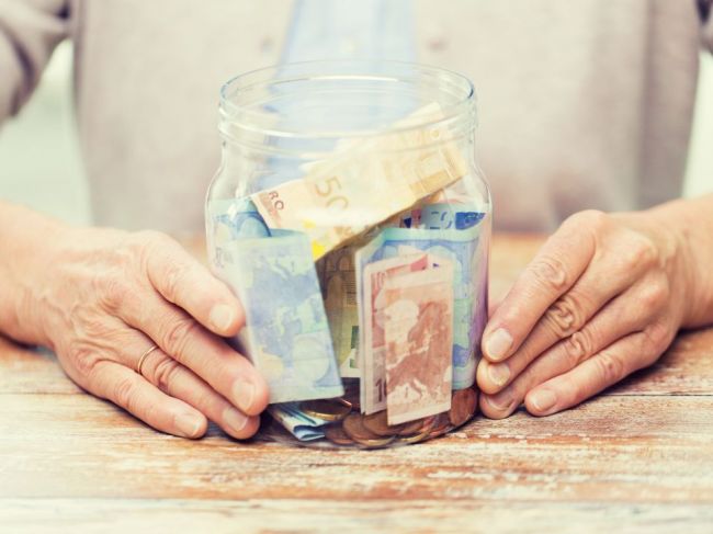 Seniorka dala podvodníkom svoje bankové údaje, prišla o 77 tisíc eur
