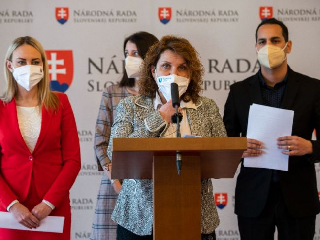 Viaceré organizácie podporujú Hatrákovú za komisárku pre deti