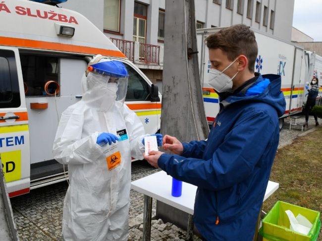 Na Slovensku pribudlo 18.443 prípadov nákazy koronavírusom a 34 obetí