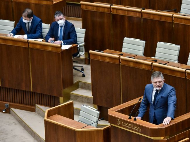 Matovič Ficovi: Že sa nehanbíte moralizovať, kradli ste 12 rokov