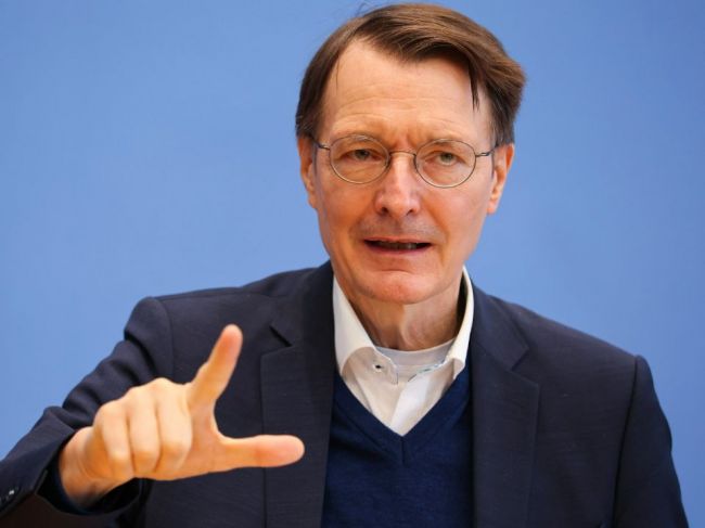 Lauterbach: Vlna variantu omikron v Nemecku už dosiahla vrchol