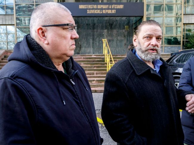Autodopravcovia čakajú na pozvanie k rokovaciemu stolu, podmienkou MDV je Česmad